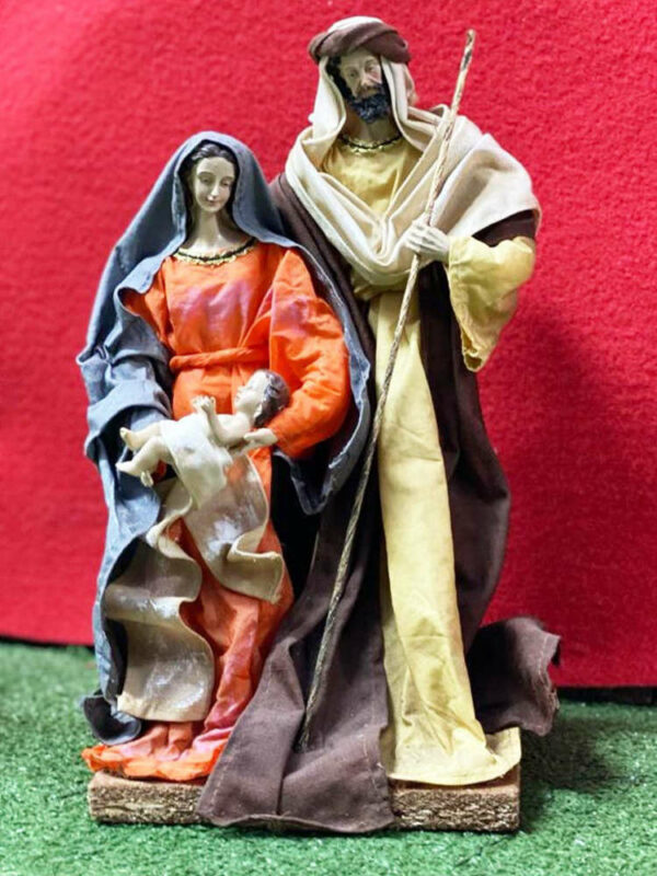 NATIVITA' CON VESTITI IN TESSUTO 16,5x32 cm * copia  copia