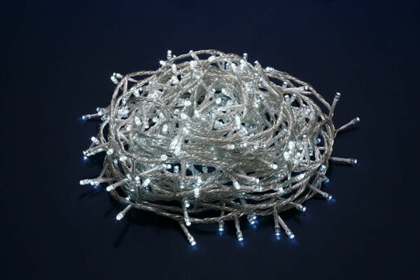 Serie 300 Led 8 Giochi di Luce - Bianco Freddo - Uso Esterno filo trasparente *